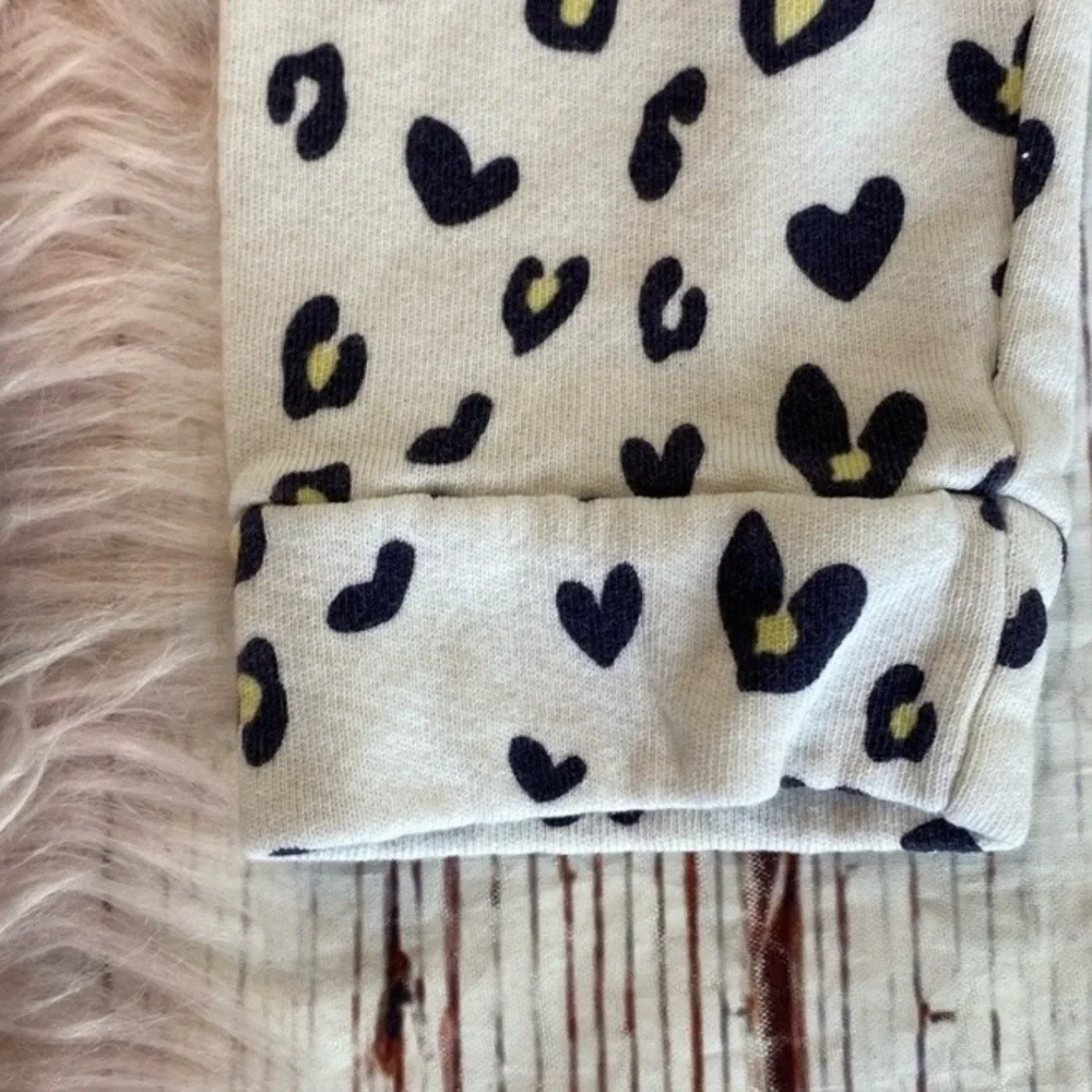 Monrow White Raglan Black Leopard Hearts Sweatshirt, Size Large - Picture 5 of 10